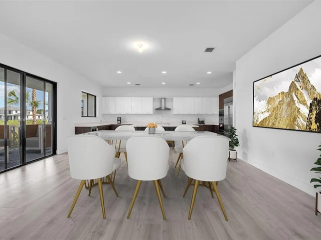 10475 SW 57th Ct, Cooper City FL 33328