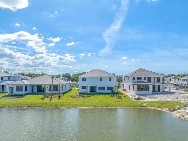 10475 SW 57th Ct, Cooper City FL 33328