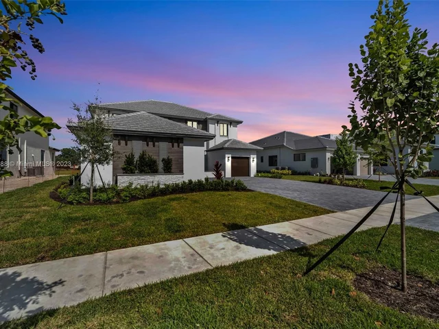 10475 SW 57th Ct, Cooper City FL 33328