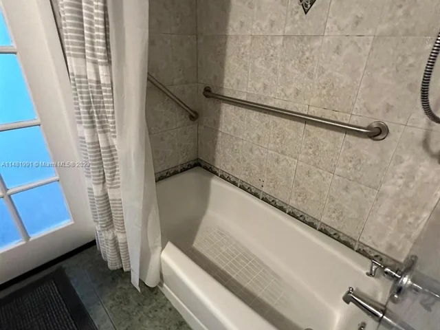 4931 Monroe St, Hollywood FL 33021