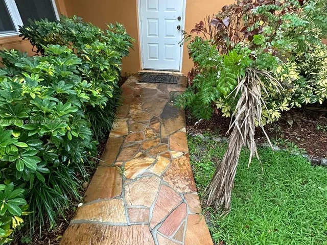 4931 Monroe St, Hollywood FL 33021