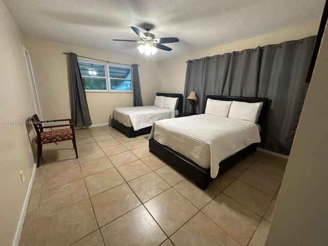 4931 Monroe St, Hollywood FL 33021