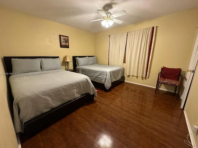 4931 Monroe St, Hollywood FL 33021