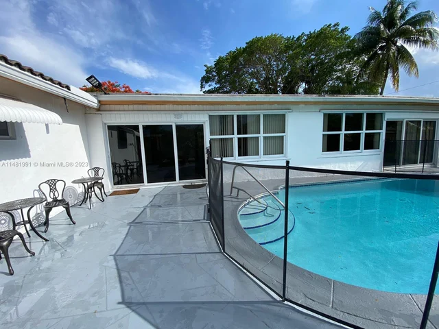 4931 Monroe St, Hollywood FL 33021