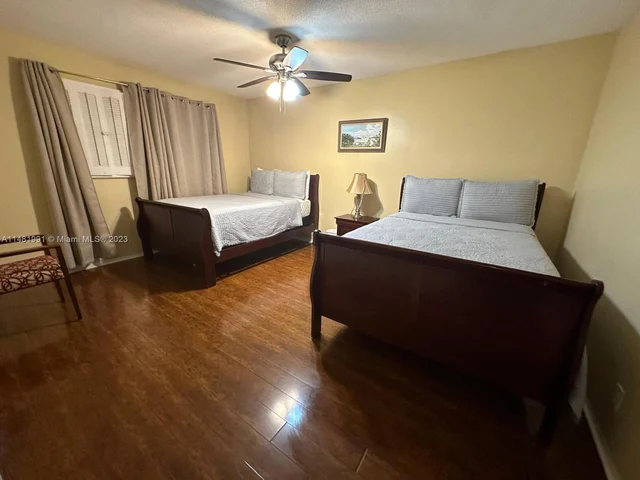 4931 Monroe St, Hollywood FL 33021