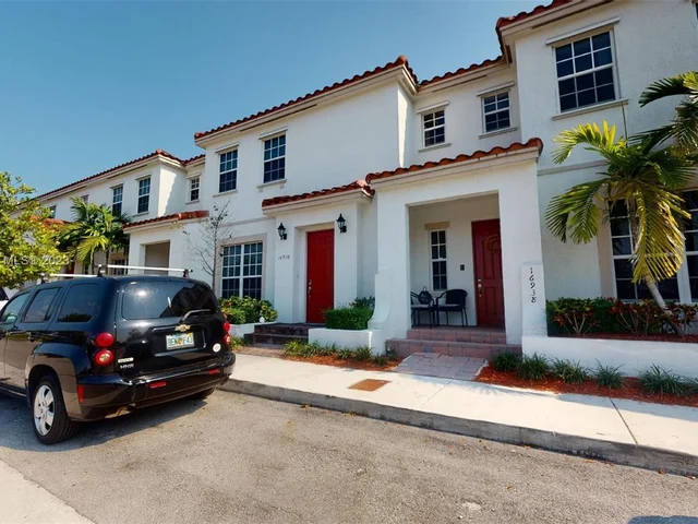 16936 SW 90th St # 16936, Miami FL 33196
