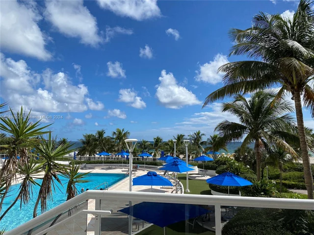 100 Lincoln Rd # 939, Miami Beach FL 33139