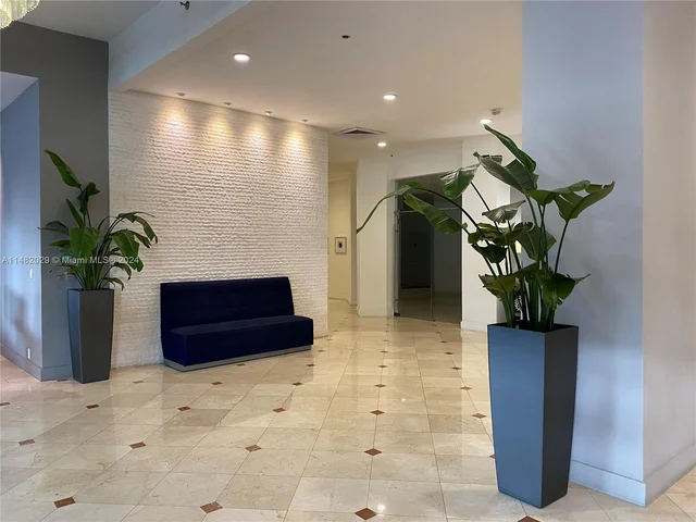 100 Lincoln Rd # 939, Miami Beach FL 33139