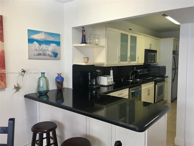 100 Lincoln Rd # 939, Miami Beach FL 33139