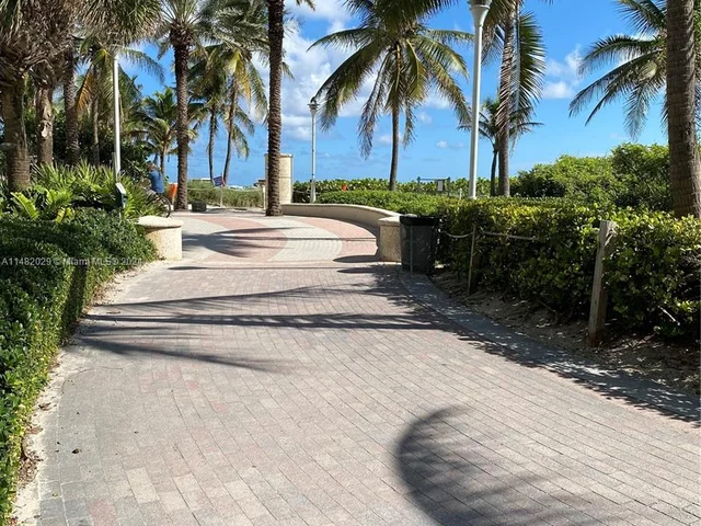 100 Lincoln Rd # 939, Miami Beach FL 33139