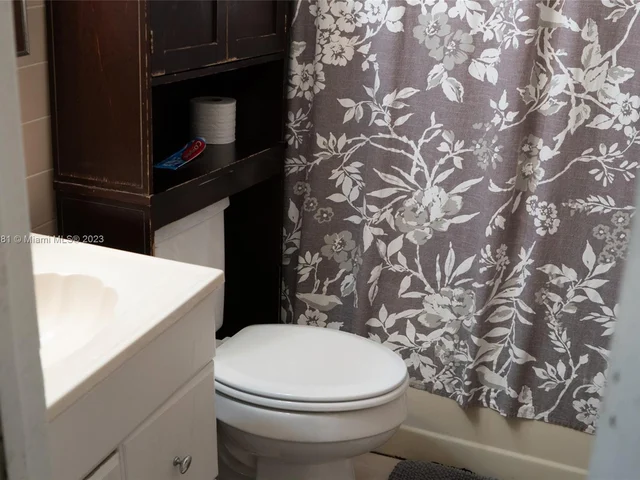 16101 NW 28th Ct, Miami Gardens FL 33054