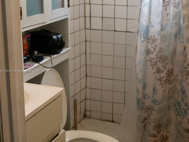 16101 NW 28th Ct, Miami Gardens FL 33054