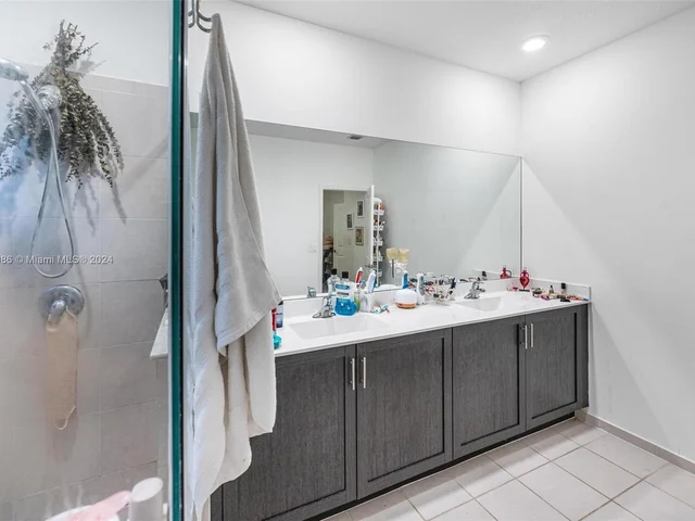 2681 SE 12th St, Homestead FL 33035