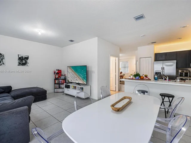 2681 SE 12th St, Homestead FL 33035