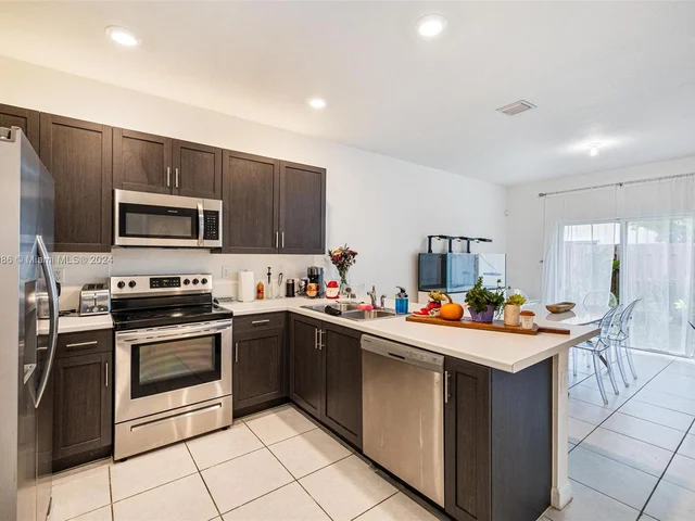 2681 SE 12th St, Homestead FL 33035