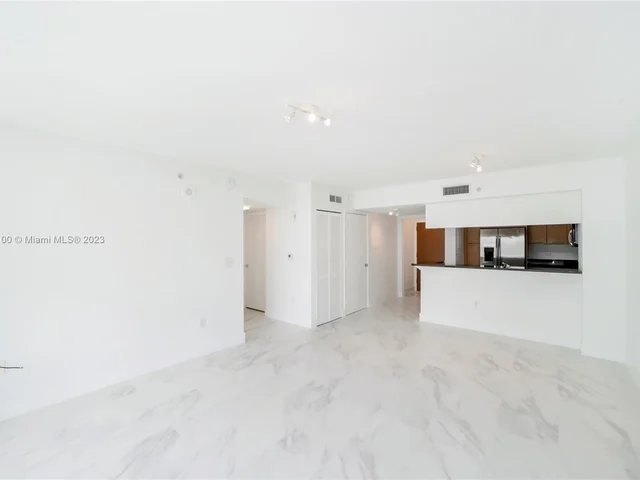 31 SE 5th St # 507, Miami FL 33131