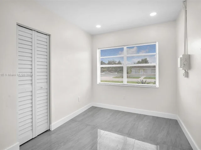 6195 Plunkett St, Hollywood FL 33023