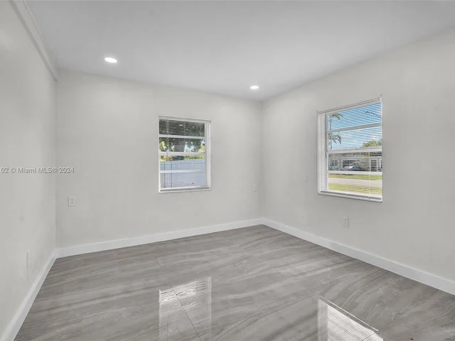 6195 Plunkett St, Hollywood FL 33023