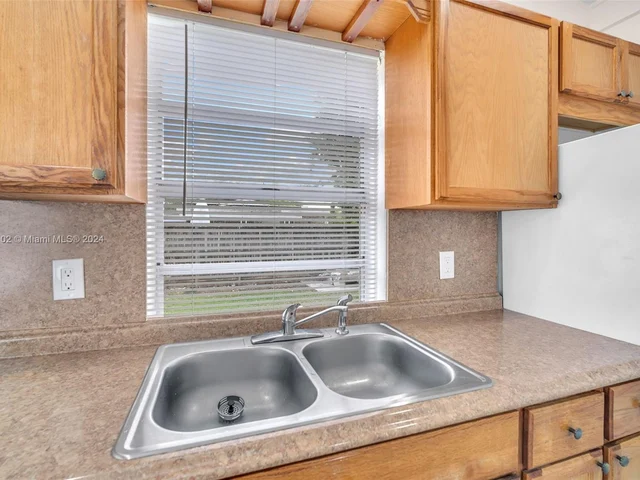 6195 Plunkett St, Hollywood FL 33023