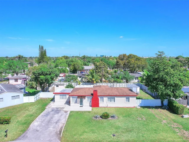 6195 Plunkett St, Hollywood FL 33023