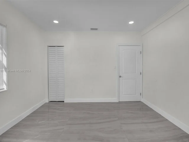 6195 Plunkett St, Hollywood FL 33023