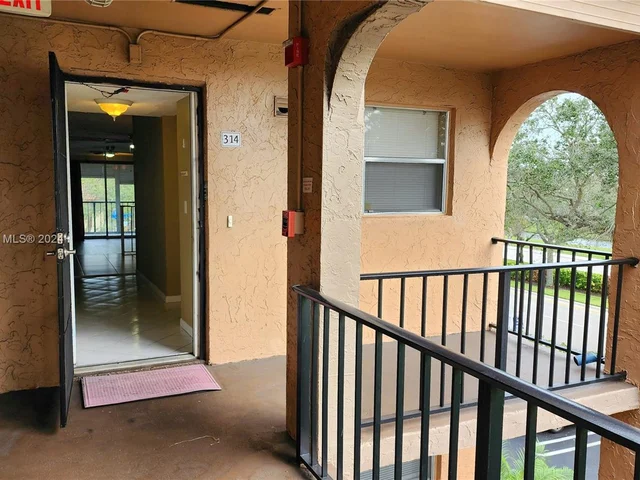 2700 Coral Springs Dr # 314, Coral Springs FL 33065