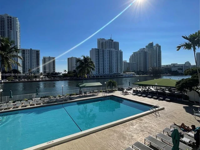 800 Parkview Dr # 126, Hallandale Beach FL 33009