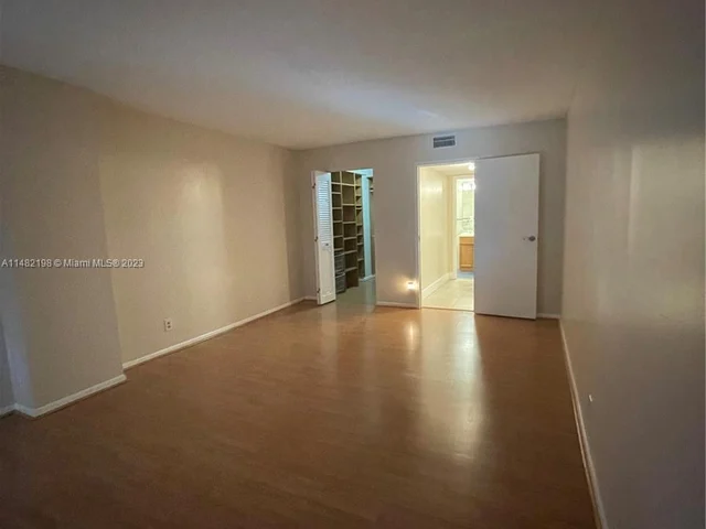 800 Parkview Dr # 126, Hallandale Beach FL 33009