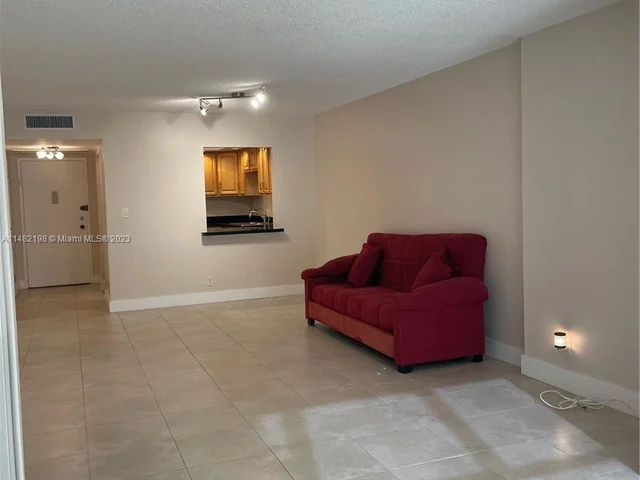 800 Parkview Dr # 126, Hallandale Beach FL 33009