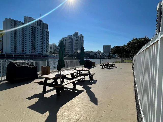 800 Parkview Dr # 126, Hallandale Beach FL 33009