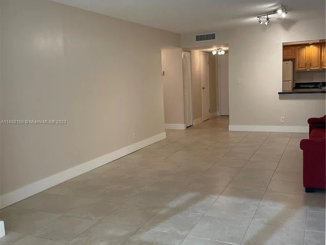 800 Parkview Dr # 126, Hallandale Beach FL 33009