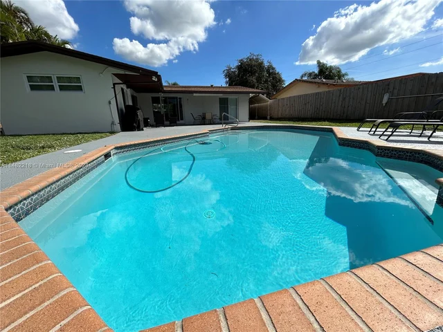 1906 N 44th Ave # 1906, Hollywood FL 33021