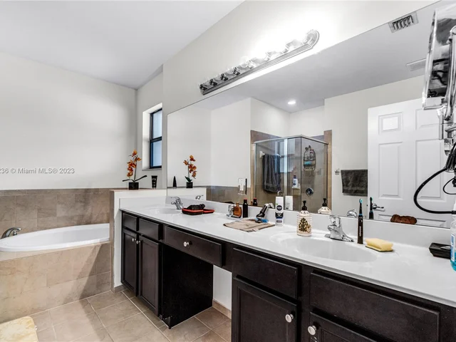 15405 SW 173rd St, Miami FL 33187