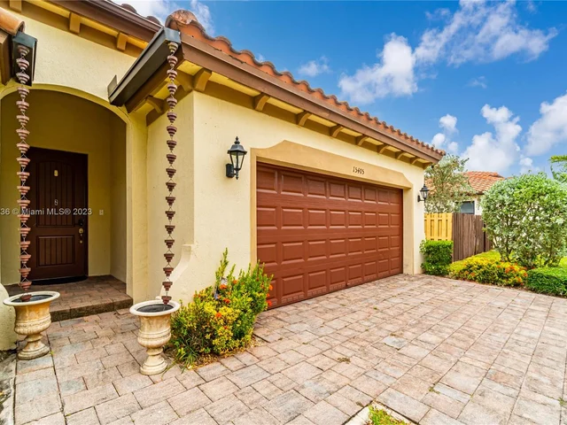 15405 SW 173rd St, Miami FL 33187