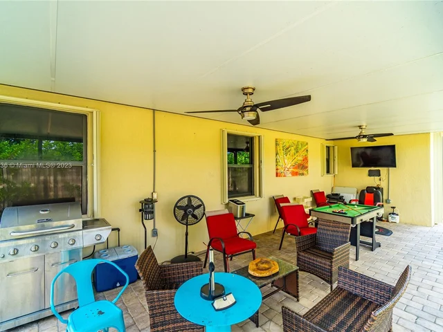 15405 SW 173rd St, Miami FL 33187