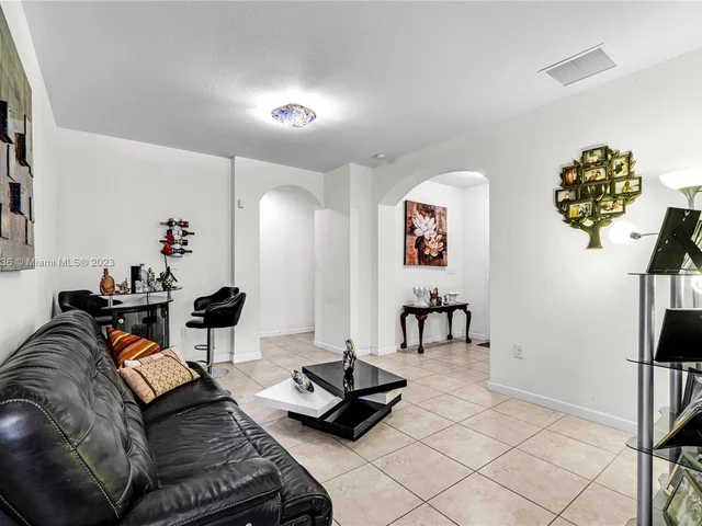 15405 SW 173rd St, Miami FL 33187