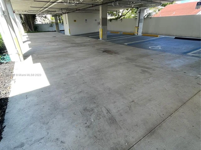 1021 NW 1st St # 6, Miami FL 33128