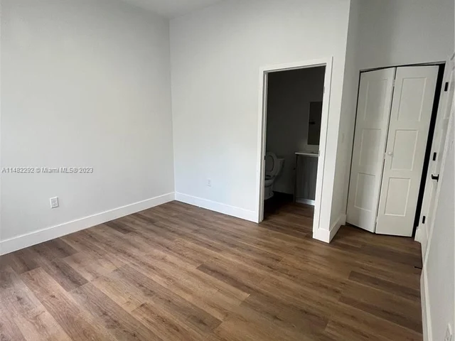 1021 NW 1st St # 6, Miami FL 33128