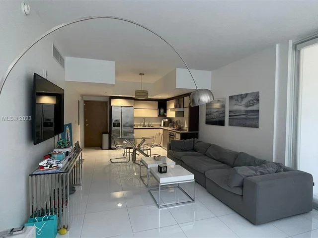 2155 Washington Ct # 110, Miami Beach FL 33139