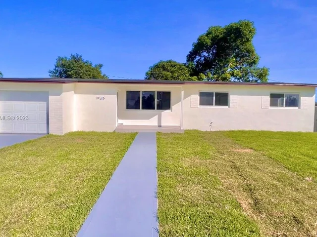 19135 NW 39th Pl, Miami Gardens FL 33055