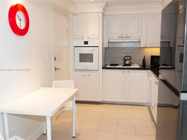 3801 S Ocean Dr # 11M, Hollywood FL 33019