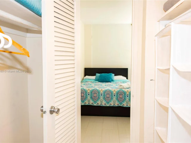 3801 S Ocean Dr # 11M, Hollywood FL 33019