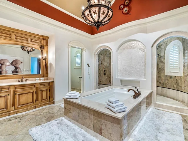 3201 NE 27th Ave, Lighthouse Point FL 33064