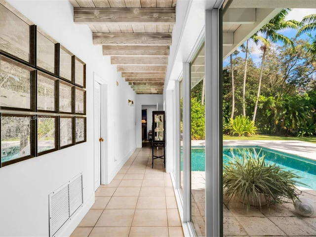 12510 Moss Ranch Rd, Pinecrest FL 33156