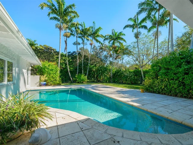 12510 Moss Ranch Rd, Pinecrest FL 33156