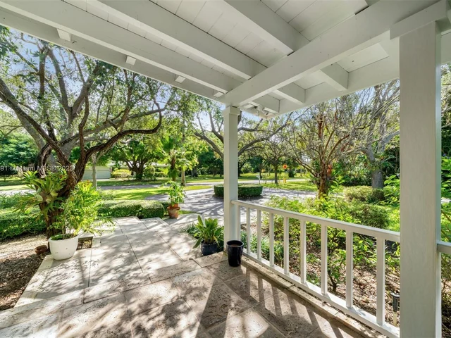 12510 Moss Ranch Rd, Pinecrest FL 33156