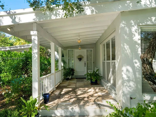 12510 Moss Ranch Rd, Pinecrest FL 33156