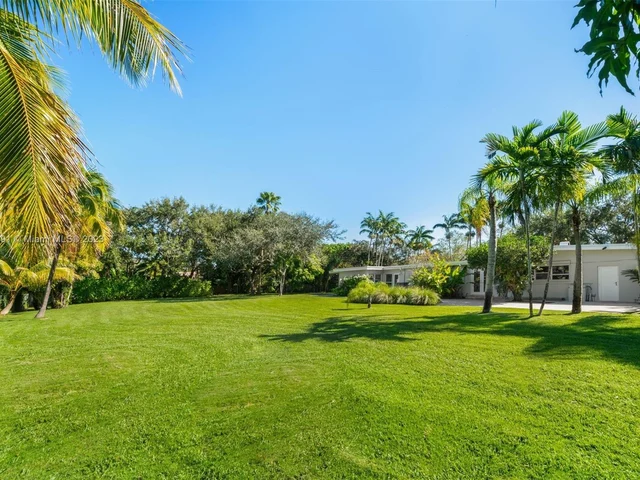 12510 Moss Ranch Rd, Pinecrest FL 33156