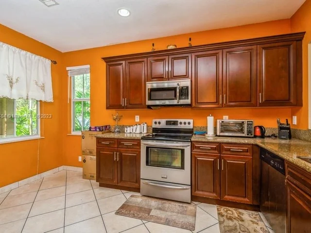 4900 SW 30th Ter # 4900, Dania Beach FL 33312