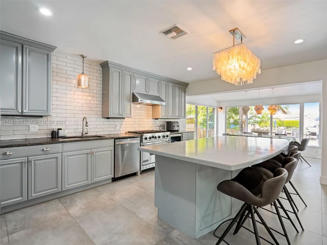 1919 NE 21st St, Fort Lauderdale FL 33305